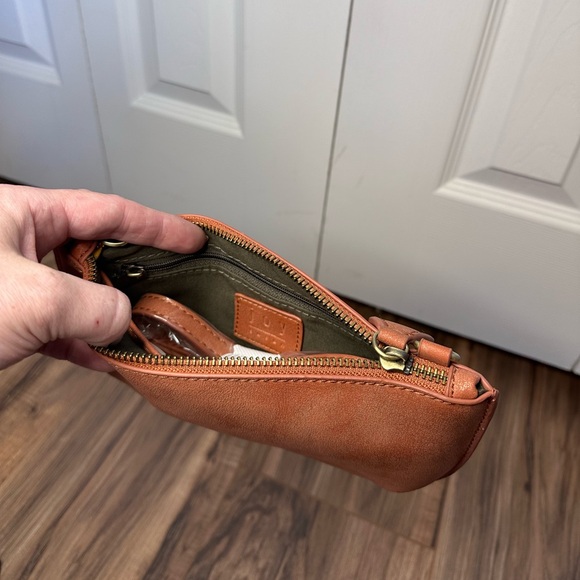 Shimmer Red Lustre Lux Joy Susan Crossbody Wristlet Clutch NWT - Picture 4 of 6